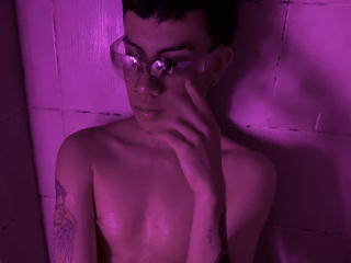 AaronBlink - Live Sex Cam - 22310217