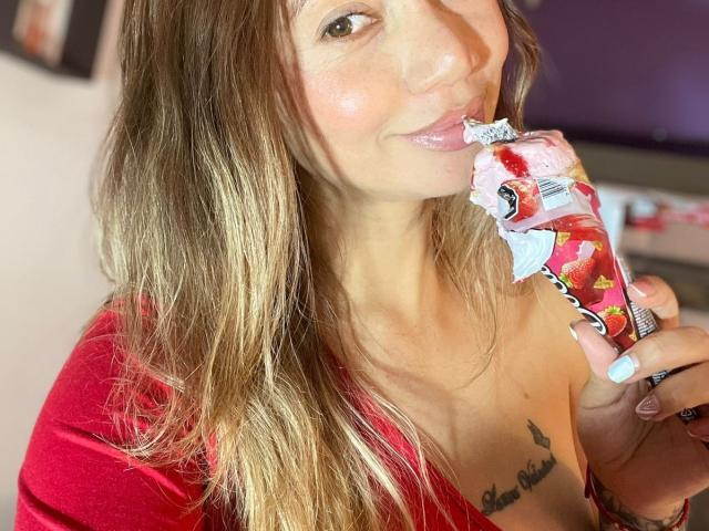 SophieLombardo - Live Sex Cam - 22312761