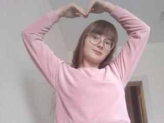 KiraGoldens - Live porn &amp; sex cam - 22316133