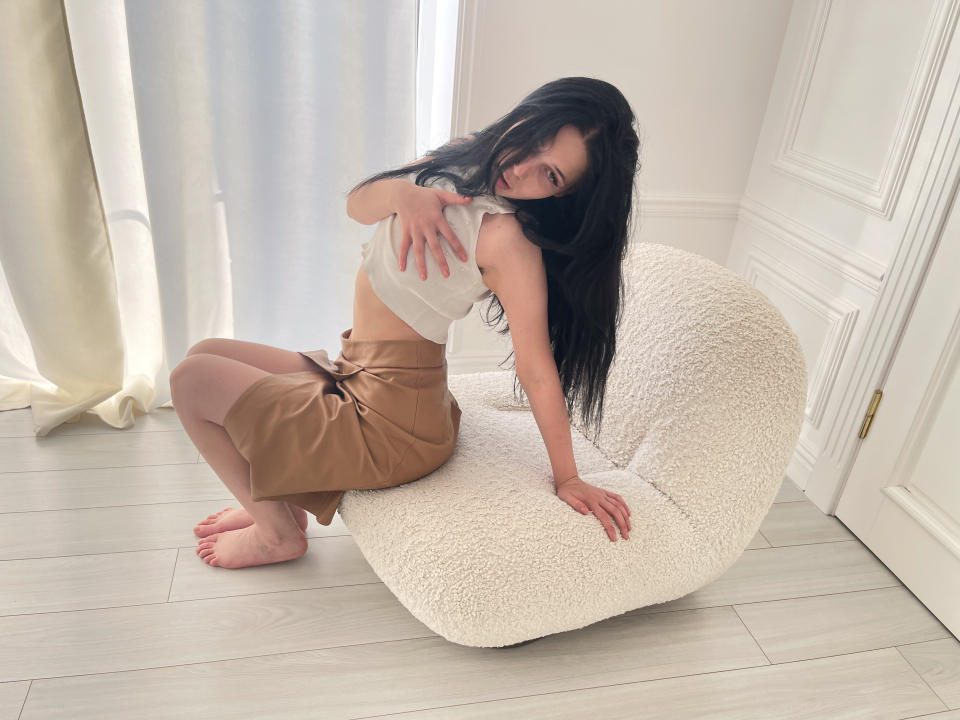 LiyaFrench Young women 18 years old 