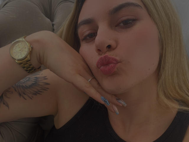 AtheneaRossi - Live porn &amp; sex cam - 22317777