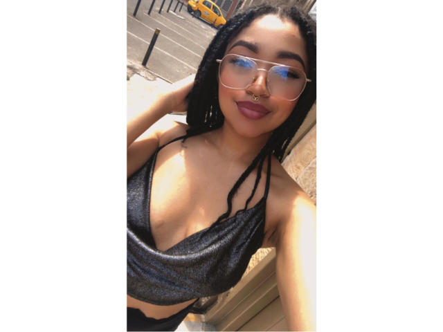 DionneRosse - Live sex cam - 22327053