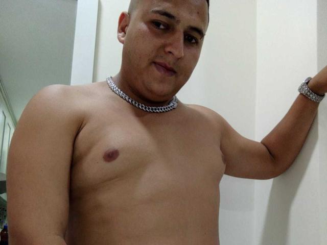 NaughtyLoverss - Live Sex Cam - 22328577