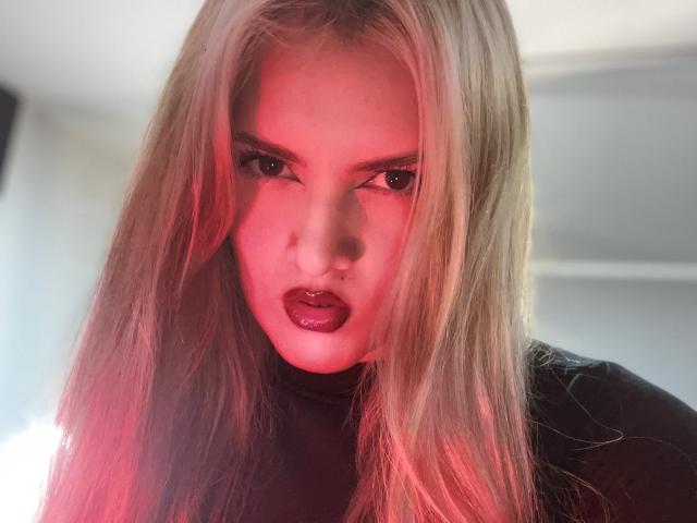 FiorellaStrong - Sexe cam en vivo - 22329497