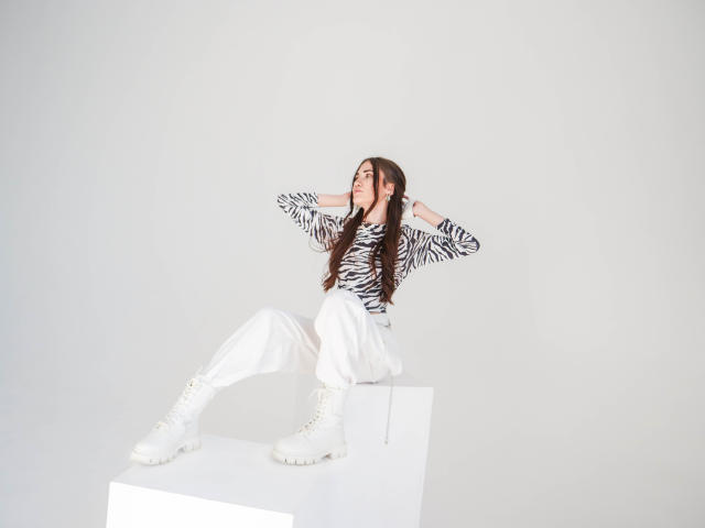 AppealingWay - Live Sex Cam - 22330365