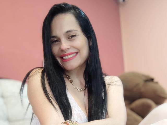 CharlotteCrofort - Live sex cam - 22340625