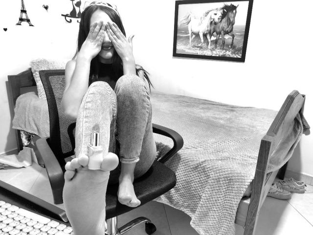 KiriamGomez - сексуальная веб-камера в реальном времени - 22349877