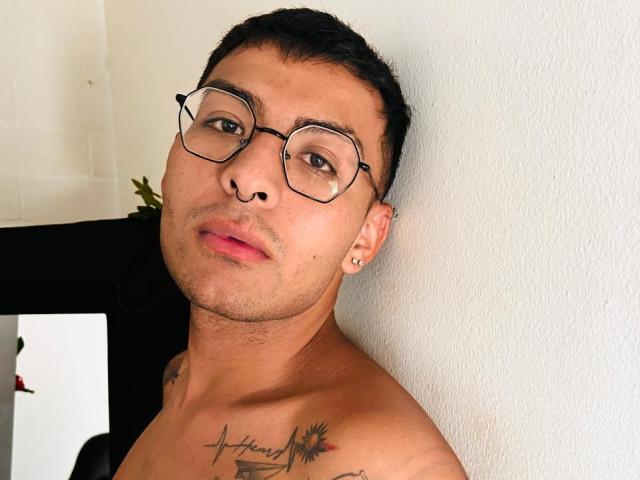 DaniiBi - Live Sex Cam - 22356321