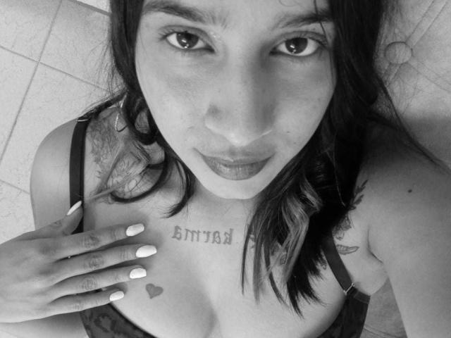 ErikaSweetX - Live sex cam - 22361477