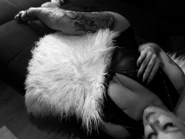 Mia-jey-hot - Live Sex Cam - 22363277