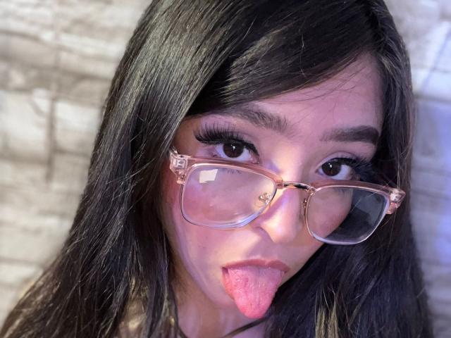 EvaMcAllister - Live sex cam - 22365217