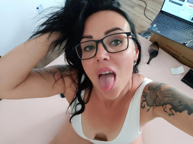 XxX-Melanie - Live porn &amp; sex cam - 22365357