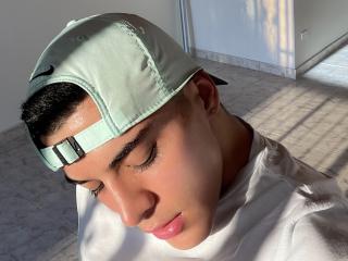 MaximoVega - Live Sex Cam - 22371369