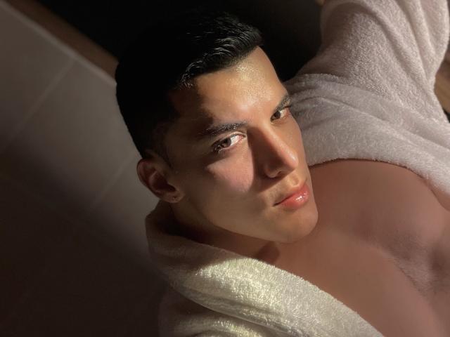 MaximoVega - Live Sex Cam - 22371481