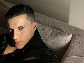 MaximoVega - Live Sex Cam - 22371505