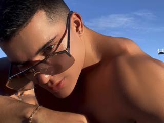 MaximoVega - Live Sex Cam - 22371517