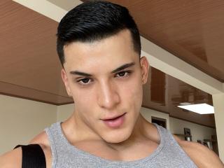 MaximoVega - Live Sex Cam - 22371521