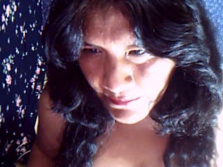 Yulliza - Chat live sex with this black hair Lady over 35 