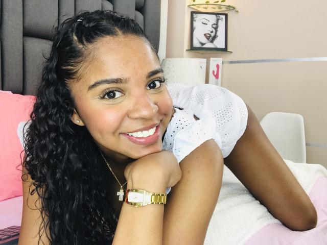LisaMendez - Live Sex Cam - 22374325