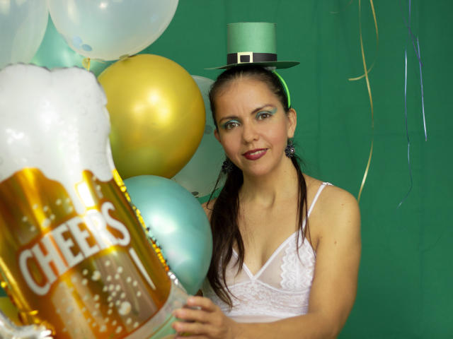 IsabellaSant - Live sex cam - 22384377