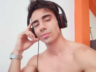 HornyZeus69 - Live Sex Cam - 22388517