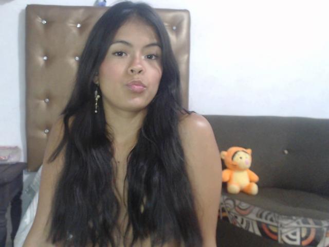 SaraYepez - Live sex cam - 22395089
