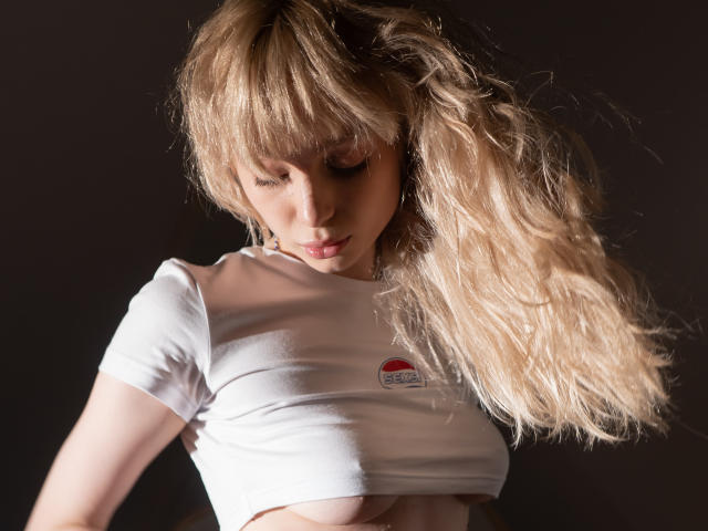 LisaMetalHoney - Live porn &amp; sex cam - 22395685