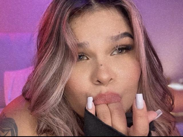 JulianaSousa - פורנו בשידור חי ומצלמת סקס - 22396997