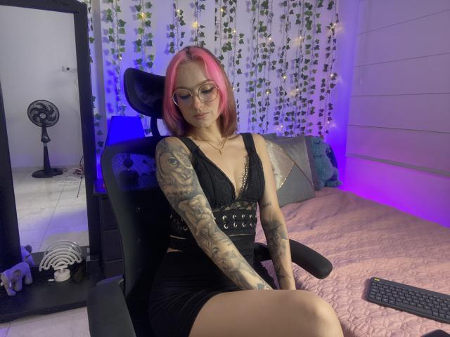 SarahRousen - Live sex cam - 22398133