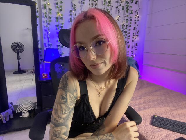 SarahRousen - Live sex cam - 22398153