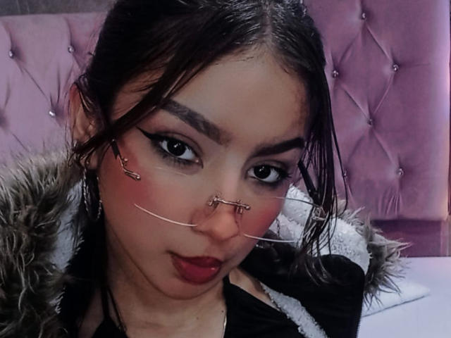 AshelyMiler - Live Sex Cam - 22401781