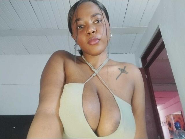 EmiraHot - Live sex cam - 22408937