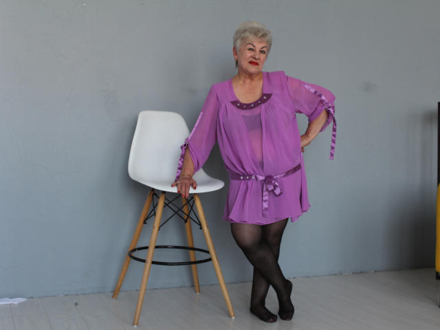 KayleSmoll - Camera khiêu dâm &amp; quyến rũ trực tiếp - 22415997