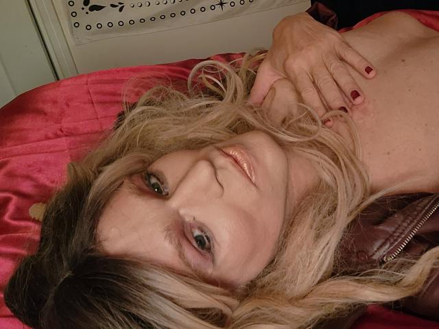 Cherris - Live Sex Cam - 22420817