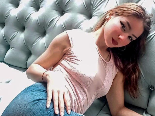 AshelyMiler - Live Sex Cam - 22421505