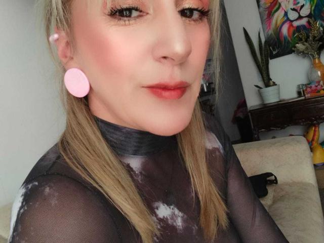 SammyKitty - Live Sex Cam - 22423485