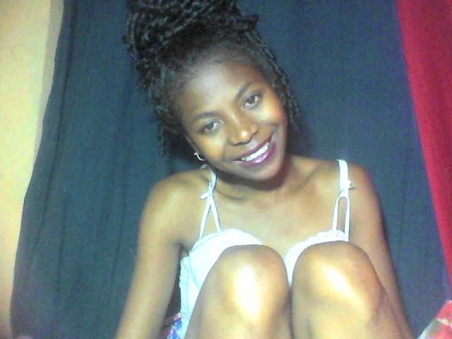 PrettyChocolat69 - Live sex cam - 22427301