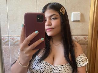 LuciaRoberts27 - Live sex cam - 22428513