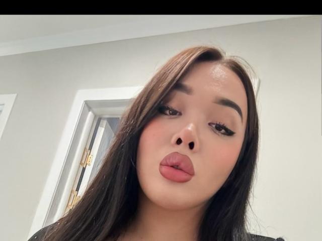 KylieLii - Live sex cam - 22432149