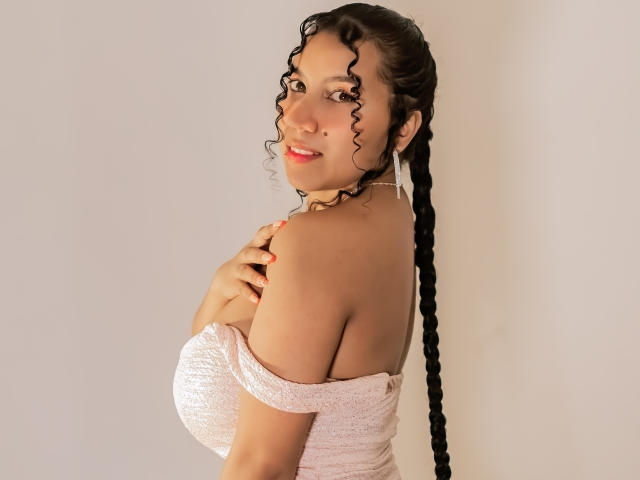 SerenaWillow - Sexe cam en vivo - 22435629