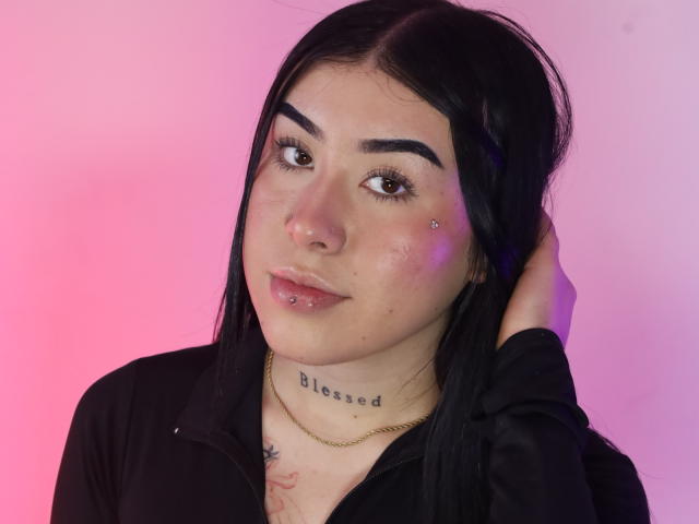 MiaGlowy - Live Sex Cam - 22440433