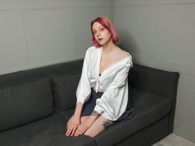 MadelineBeauty - Live sex cam - 22443933