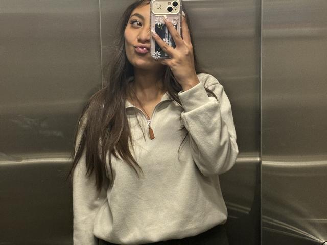 DianaFernandezz - Live porn &amp; sex cam - 22445225