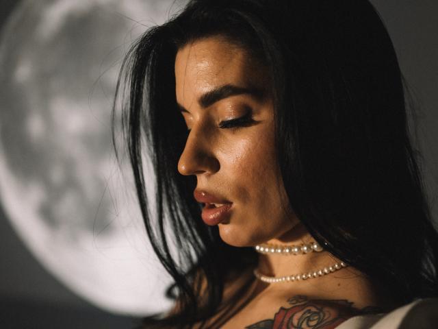 LayaGorgeous - Live sex cam - 22447237