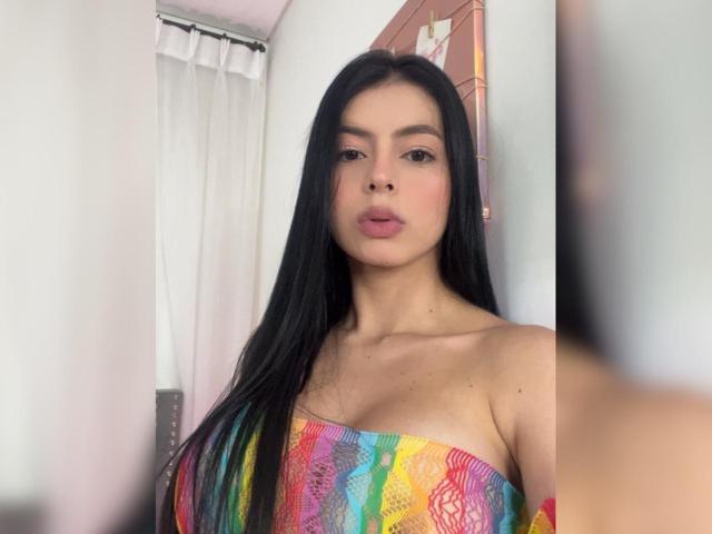 IsabellaJames - Live Sex Cam - 22449001