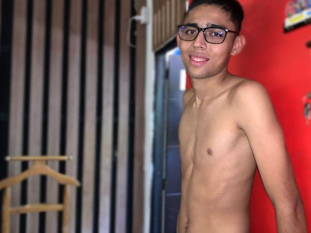 BryanSexxy - Live Sex Cam - 22459537