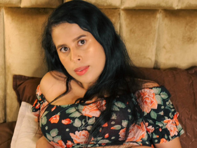 KellyOrozco - Live Sex Cam - 22463037