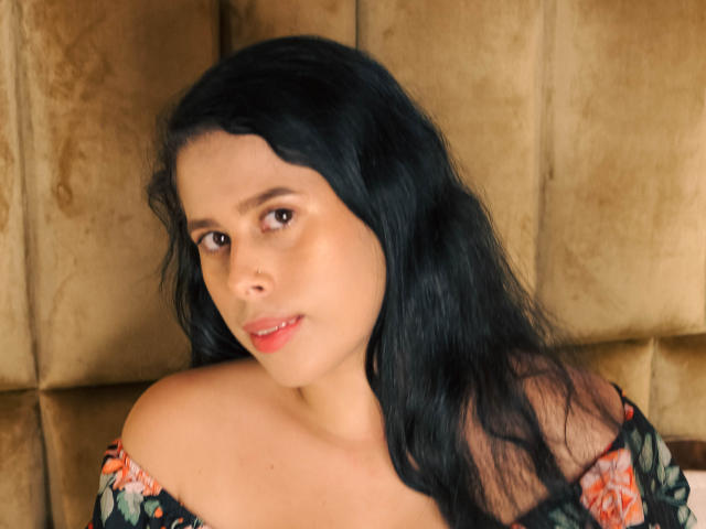 KellyOrozco - Live Sex Cam - 22463045
