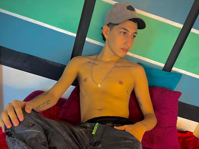 PeytonMax - Live Sex Cam - 22464061