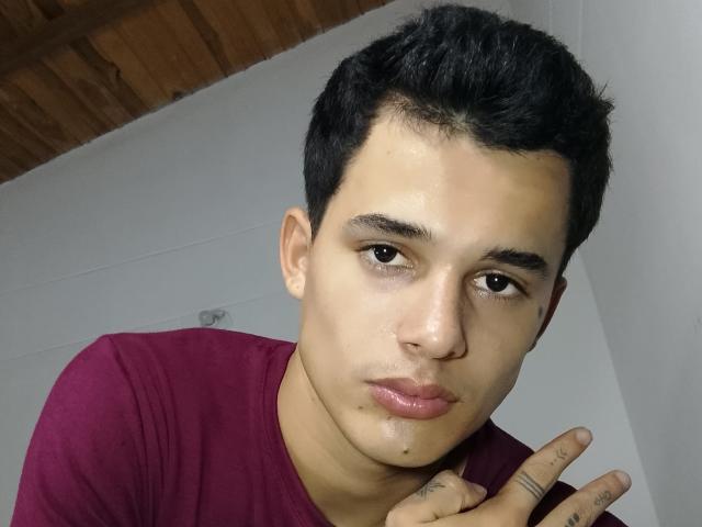 FreddyRomans - Live Sex Cam - 22466105